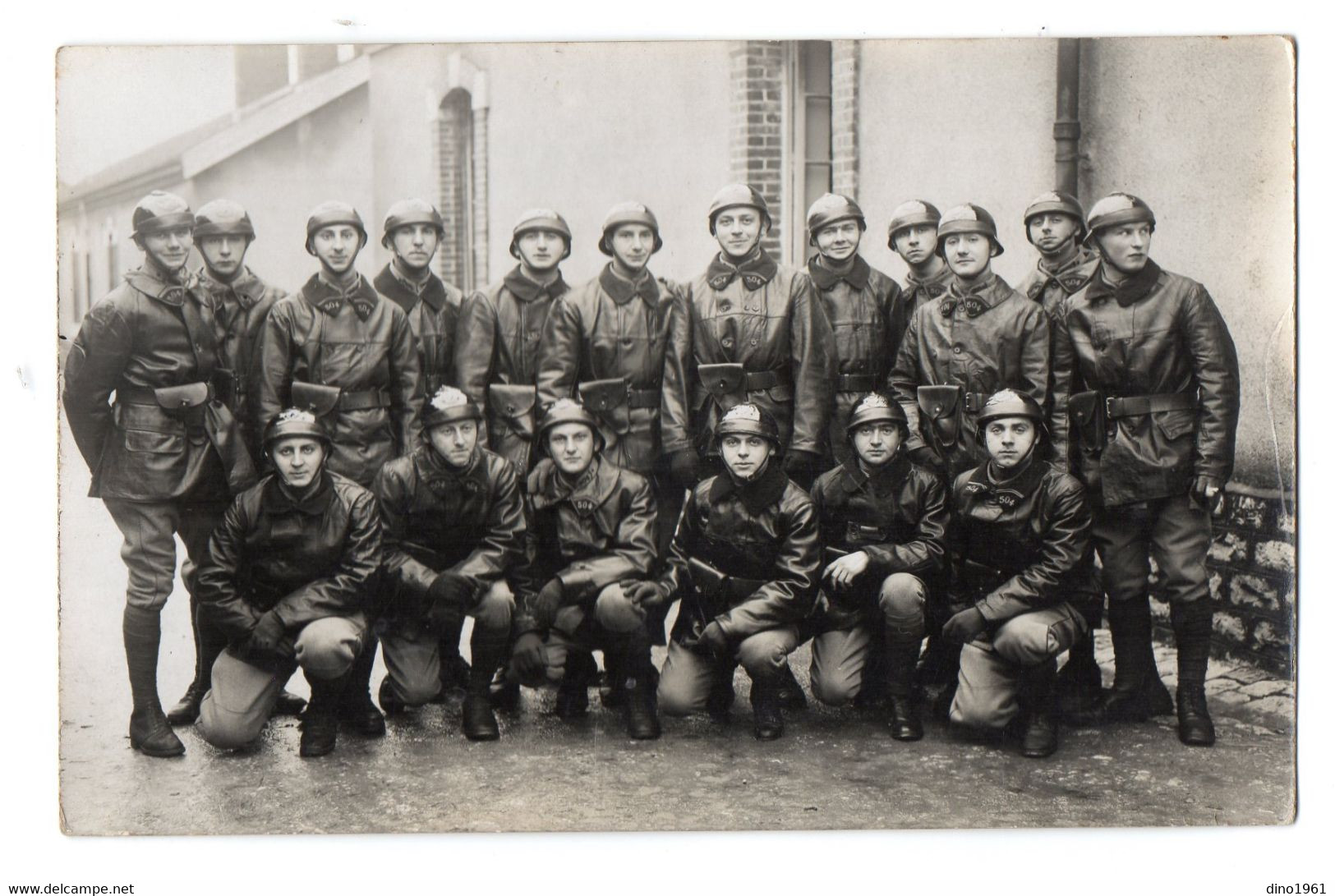 CPA 3094 - MILITARIA - Carte Photo Militaire - BESANCON - Un Groupe De Tankistes Du 504 ème RCC En Tenue De Campagne - Personen