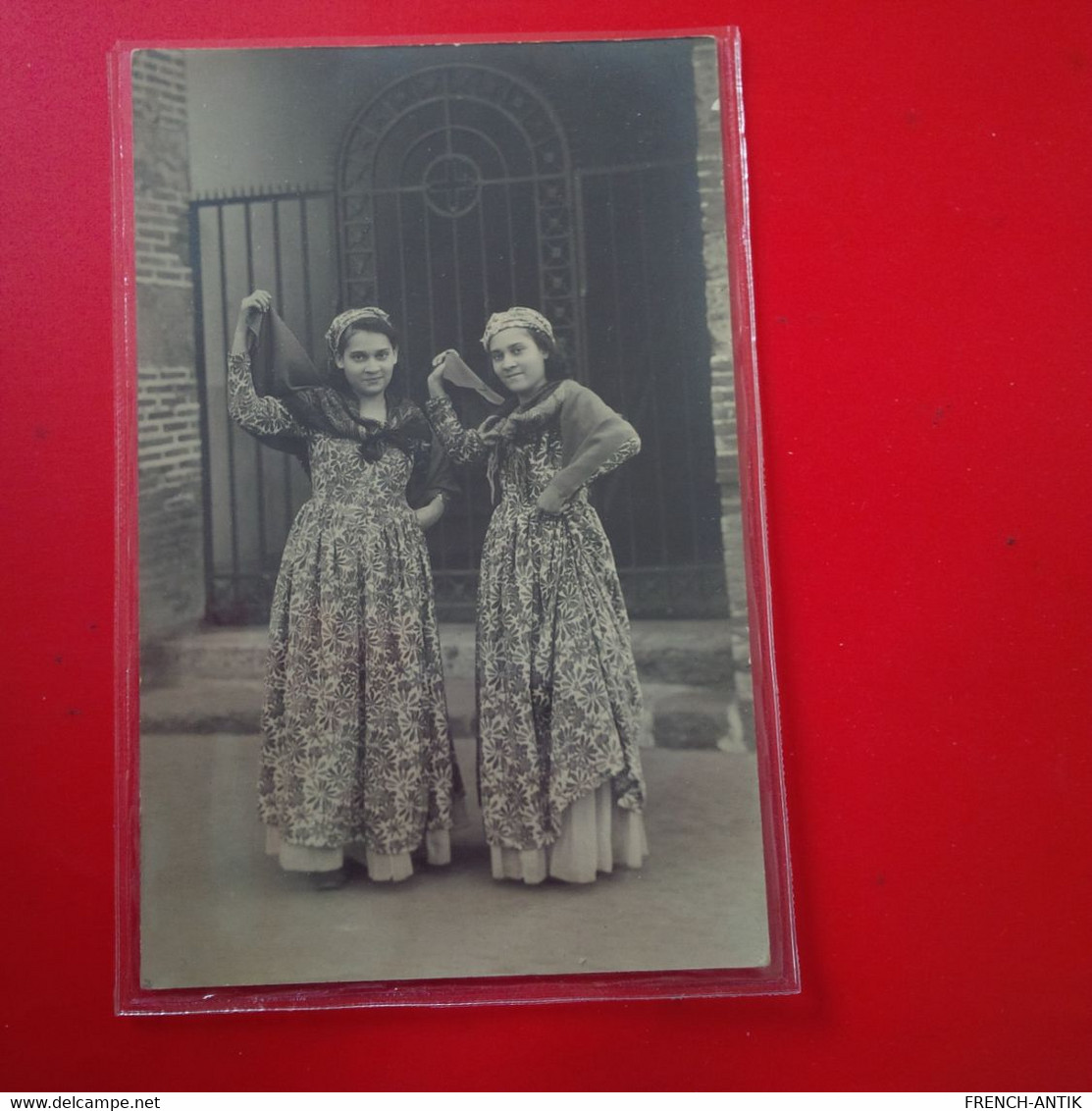 CARTE PHOTO DREUX ? FOLKLORE 2 JEUNES FEMMES - Dreux