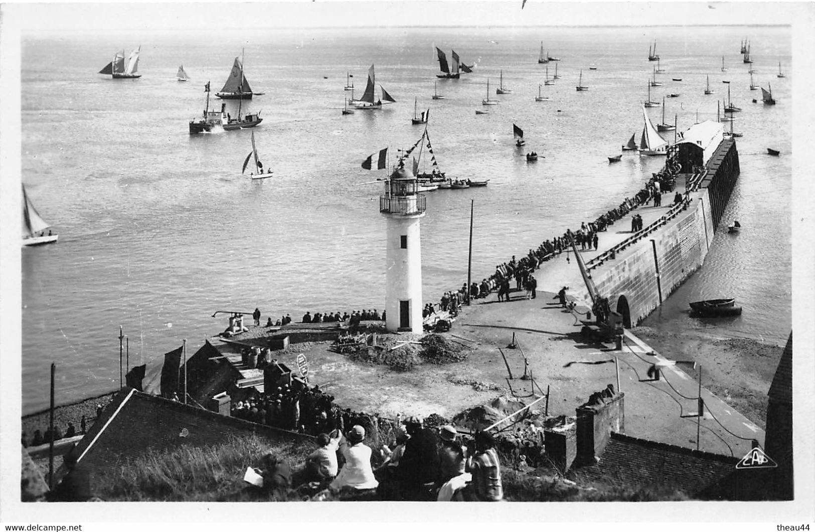 ¤¤  -  CANCALE   -  Le Phare Et La Jetée De La Houle     -  ¤¤ - Cancale