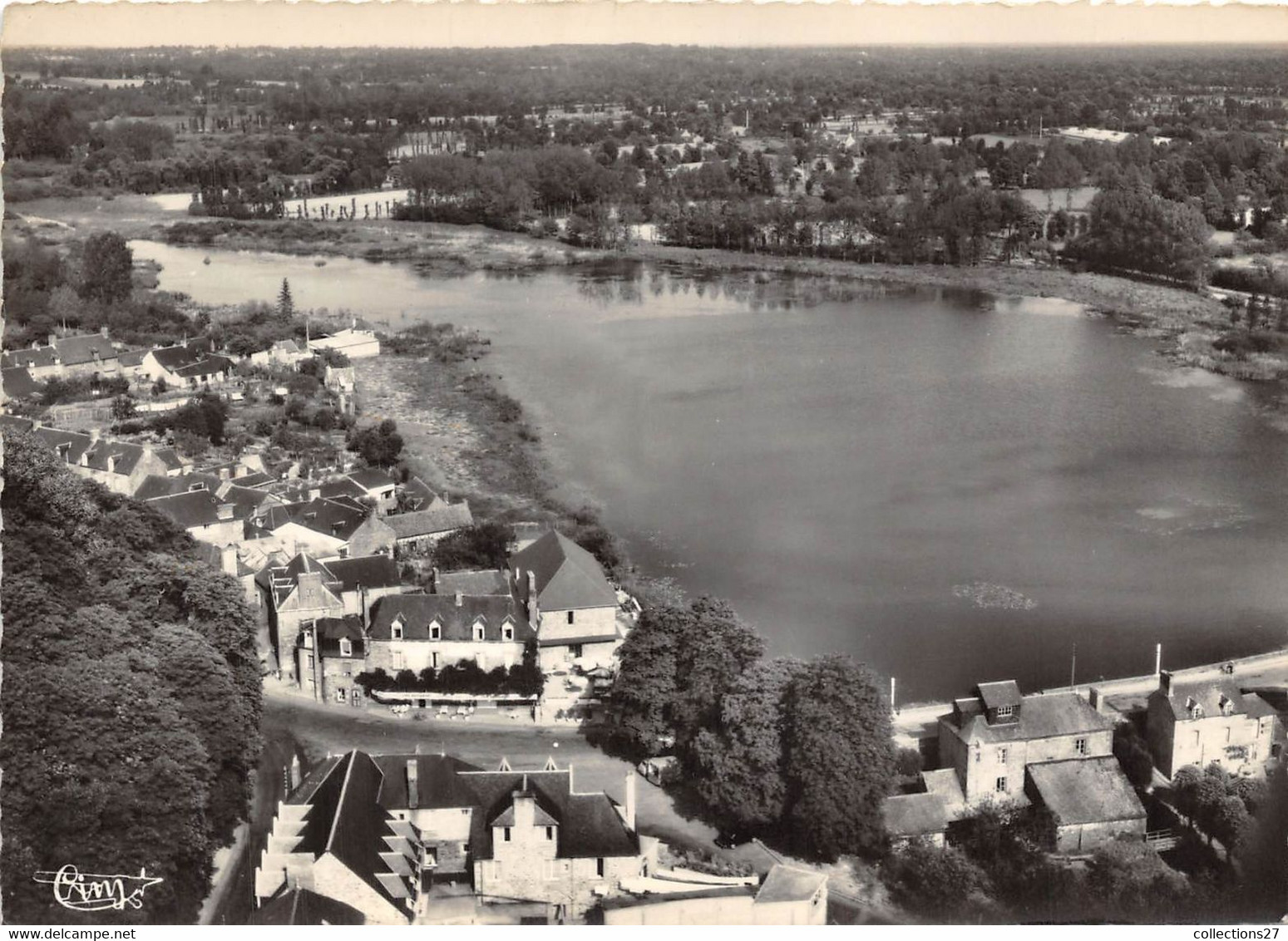 35-COMBOURG-L'HÔTEL DU LAC ET LE LAC - Combourg