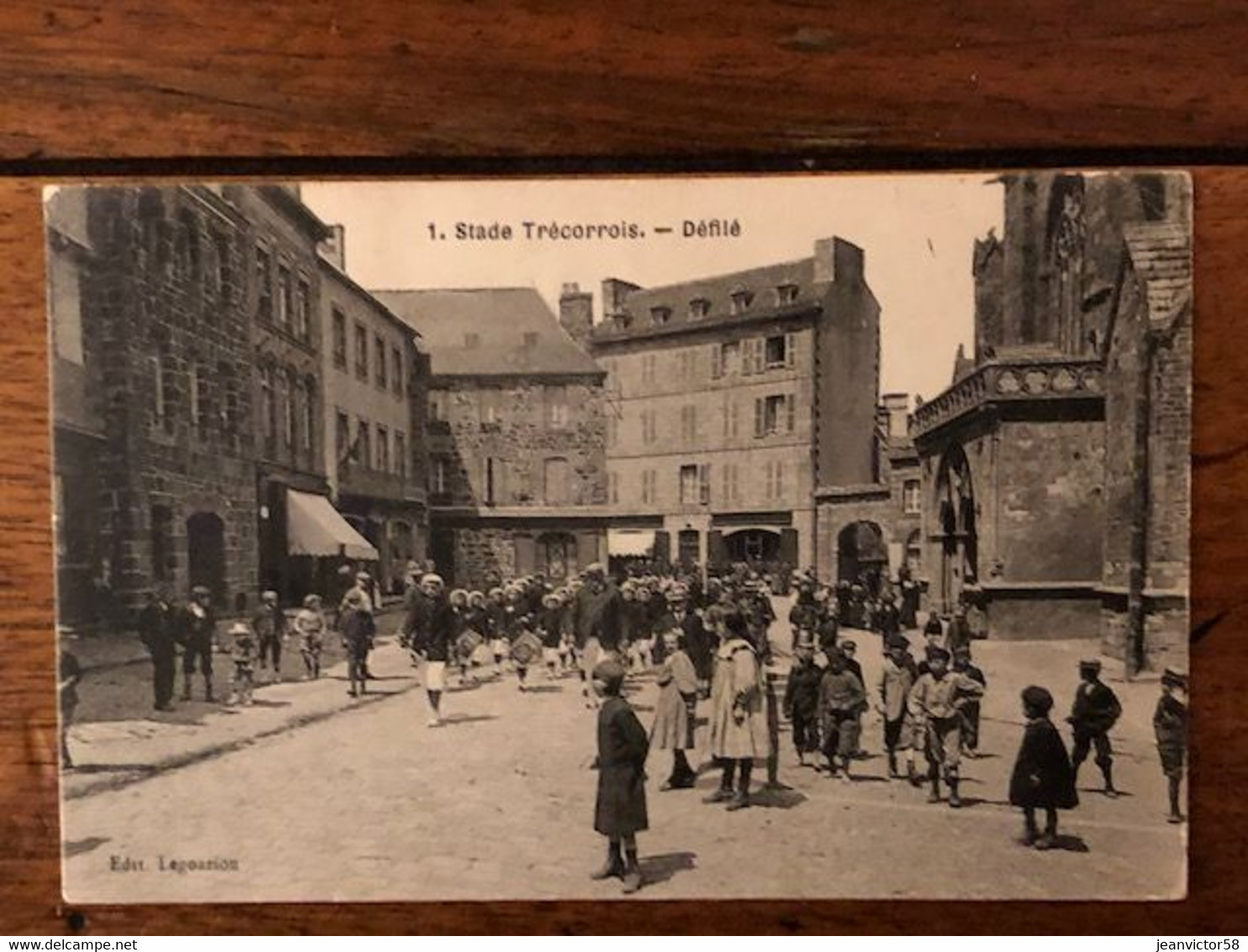 1  Stade  Trécorrois Défilé Edit Legoazion 1908 - Lannion