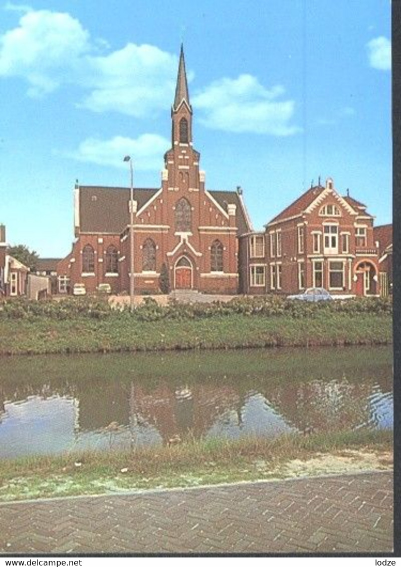 Nederland Holland Pays Bas Stadskanaal Met Zijn Gereformeerde Kerk Aan Het Water - Stadskanaal