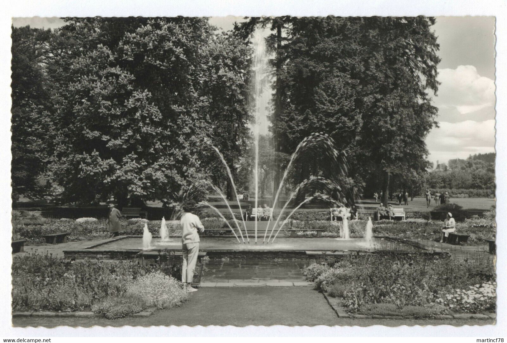 Bad Driburg Kurpark Mit Fontäne 1961 Postkarte Ansichtskarte Höxter - Bad Driburg