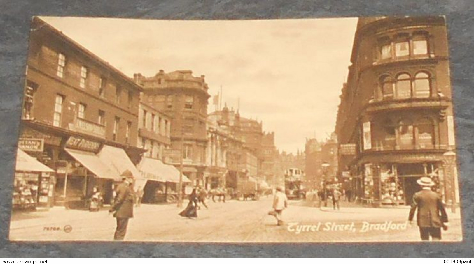 Turrel Street , Bradford ::: Animation - Policier - Attelage - Bus - Commerce    ----------- Alb 3 - Bradford