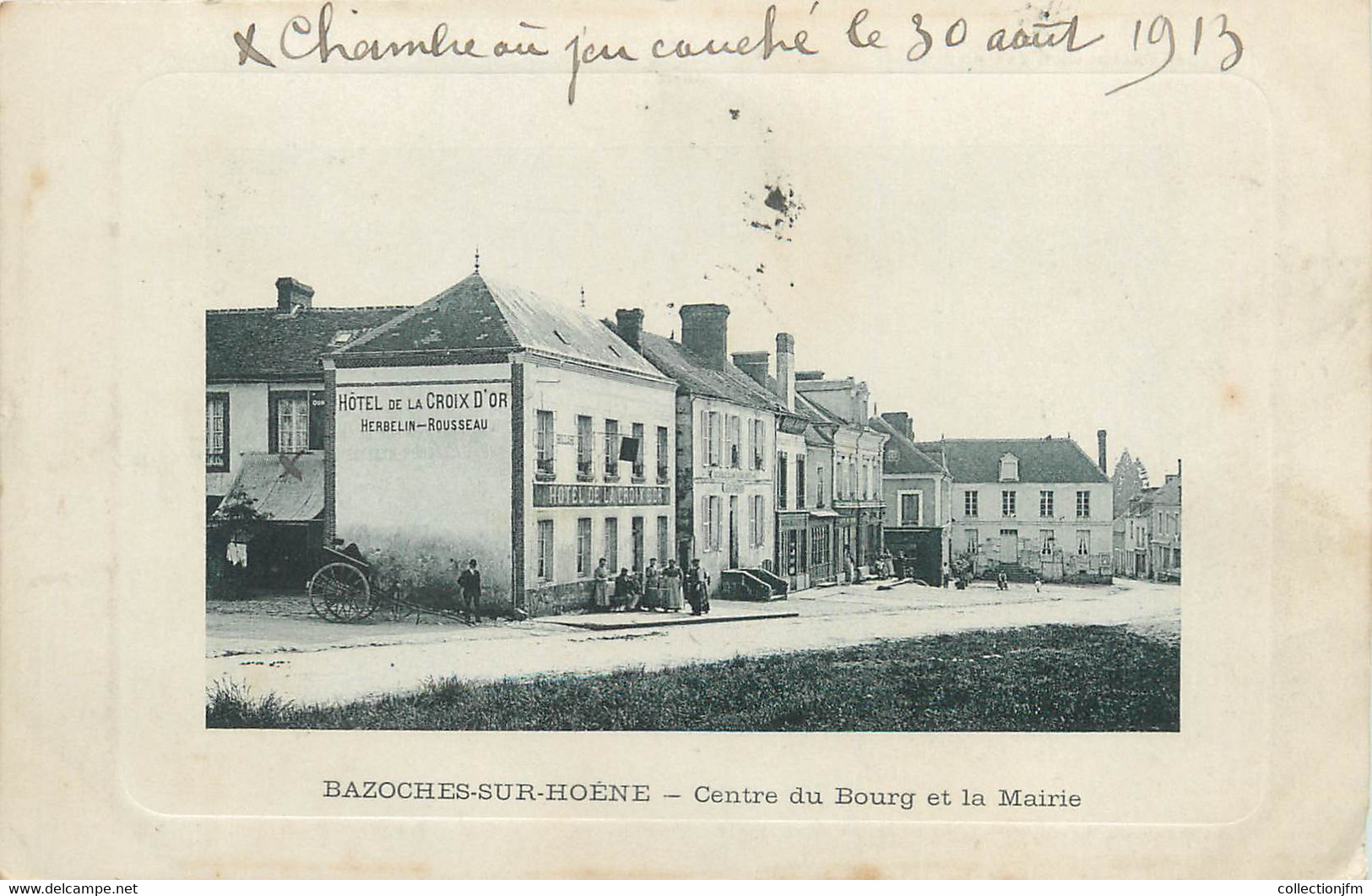 / CPA FRANCE 61 "Bazoches Sur Hoene, Centre Du Bourg Et La Mairie" - Bazoches Sur Hoene