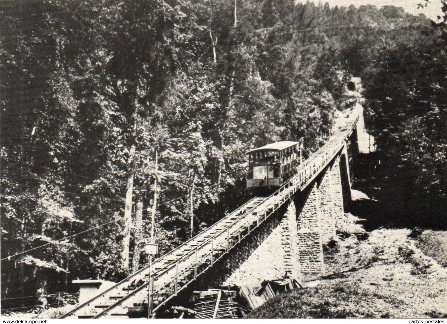 Die Interlaken-Harder Bahn HB - Treinen