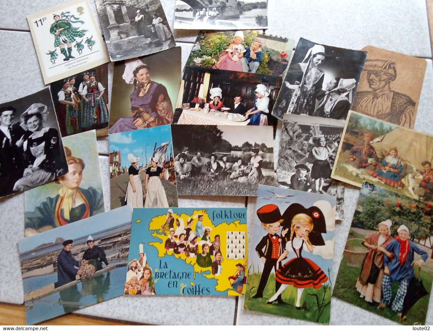 40 CARTES COSTUMES ET FOLKLORE - 5 - 99 Postkaarten