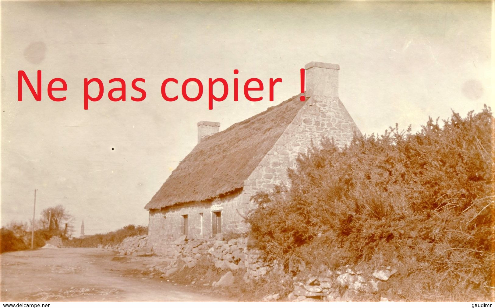 PHOTO - MAISON BRETONNE A PLOBANNALEC PRES DE LOCTUDY FINISTERE - BRETAGNE - HIVER 1917 - 1918 - Lugares