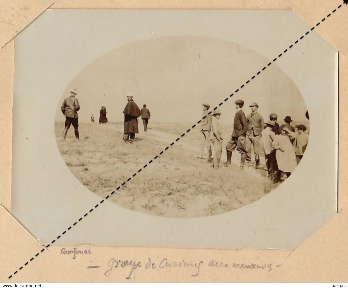 Photo Ancienne De 1903 Militaire Ecole à Feu De Pontarlier Grandes Manoeuvres à Sombernon Côte D'or Groupe De Curieux - Guerra, Militares