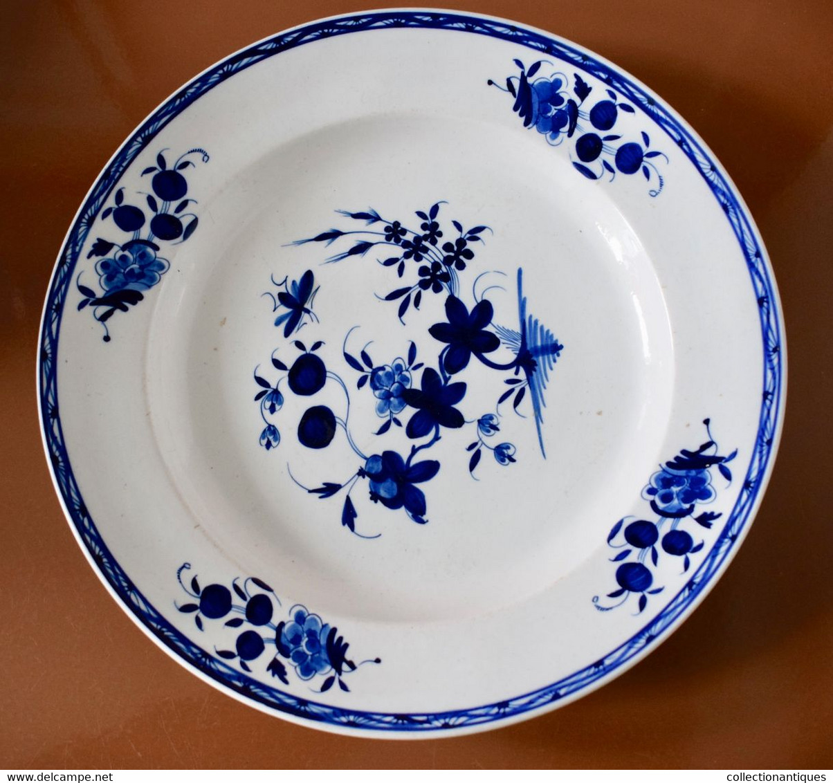 Grand Plat Porcelaine De Tournai Décor à La Mouche - 31,2 Cm - Bleu Intense - Tournai (BEL)