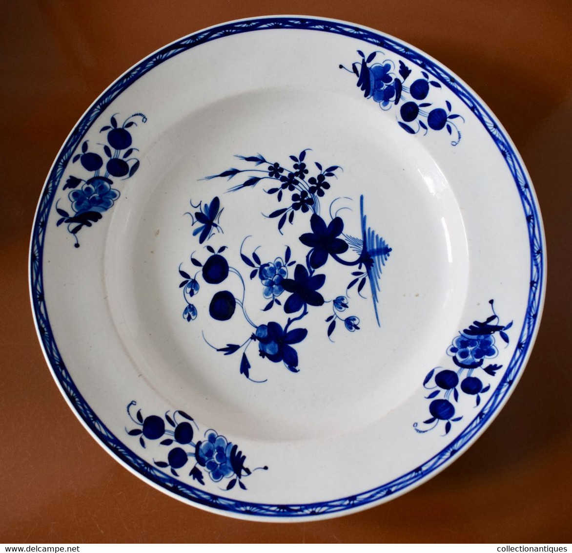 Grand Plat Porcelaine De Tournai Décor à La Mouche - 31,2 Cm - Bleu Intense - Doornik (BEL)