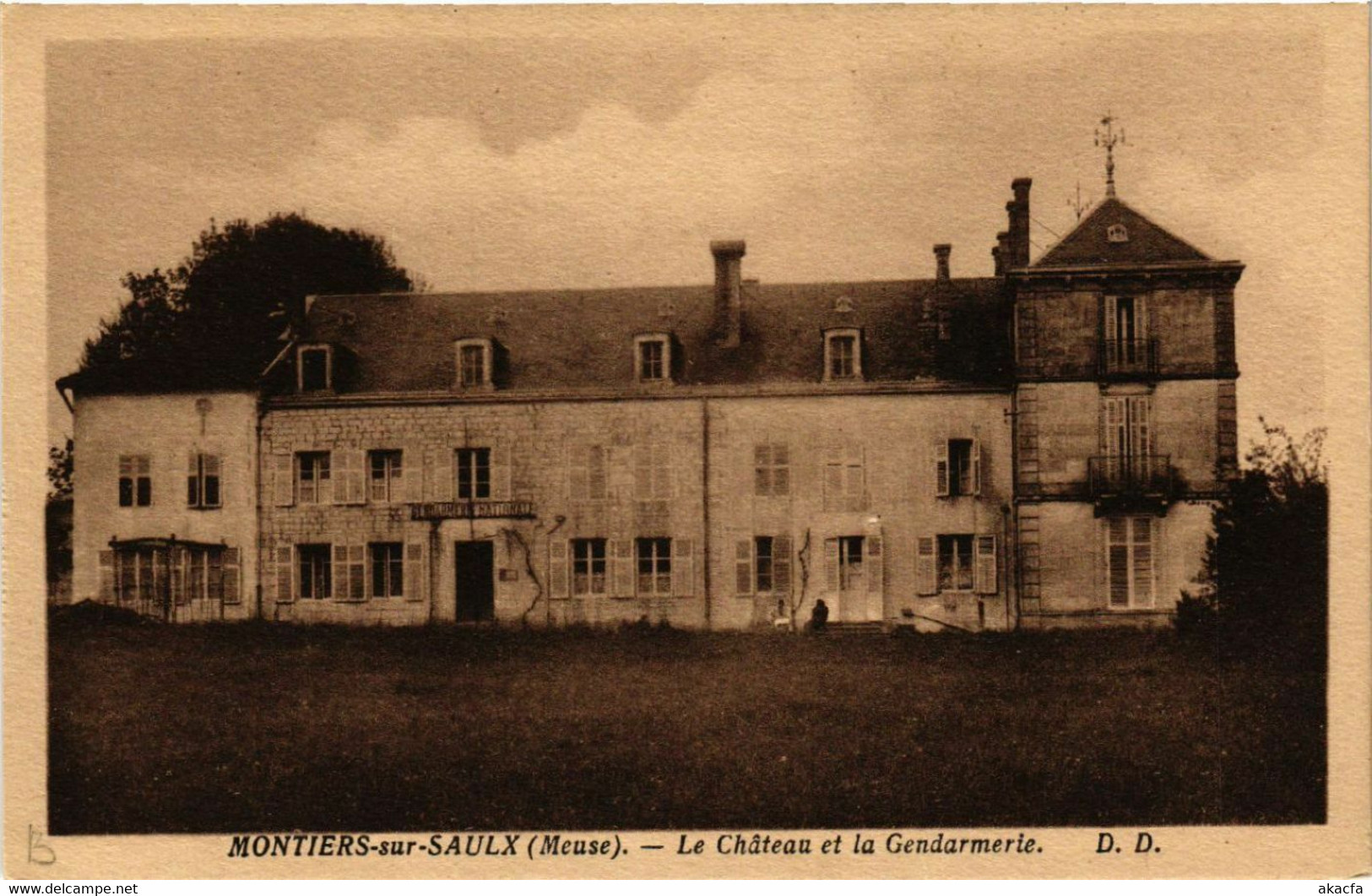 CPA AK MONTIERS-sur-SAULX - Le Chateau Et La Gendarmerie (631208) - Montiers Sur Saulx