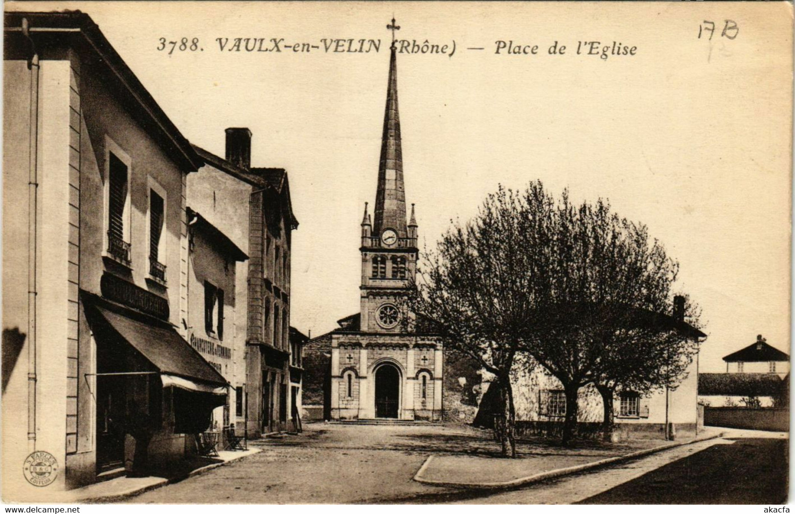 CPA AK VAULX-en-VELIN - Place De Église (635637) - Vaux-en-Velin