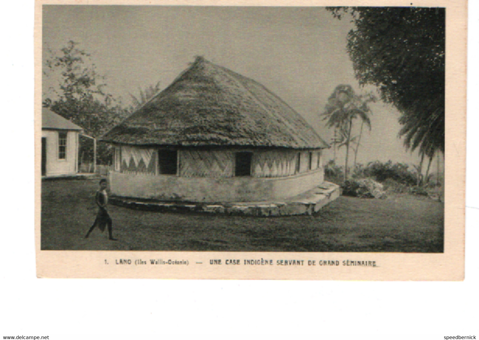 28113 WALLIS ET FUTUNA : LANO, Une Case Indigène Servant De Grand Séminaire -1 Oeuvre Saint Pierre Apotre - Wallis And Futuna