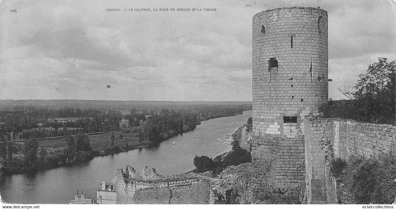 Chinon           37  Carte  Panoramique  . Château Tour Du Moulin Et La Vienne     27.5 X 14.5   (voir Scan) - Chinon