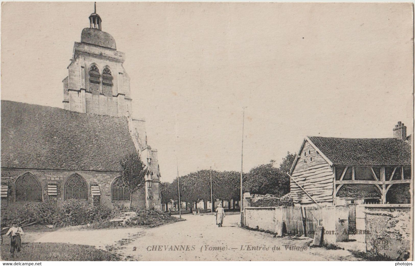CPA Chevannes (89) L'Eglise Et L'entrée Du Village     Ed Neurdein - Chevannes