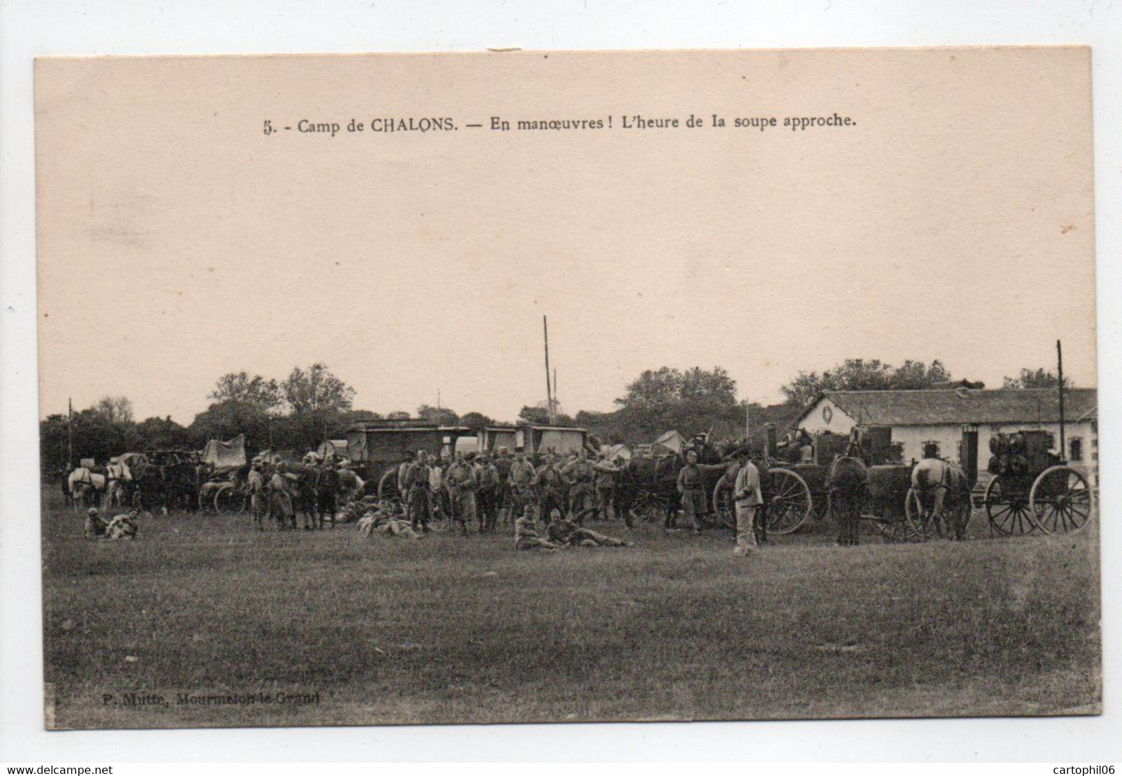 - CPA CAMP DE CHALONS (51) - En Manoeuvres ! L'heure De La Soupe Approche (belle Animation 1940) - Edition Mutte N° 5 - - Camp De Châlons - Mourmelon