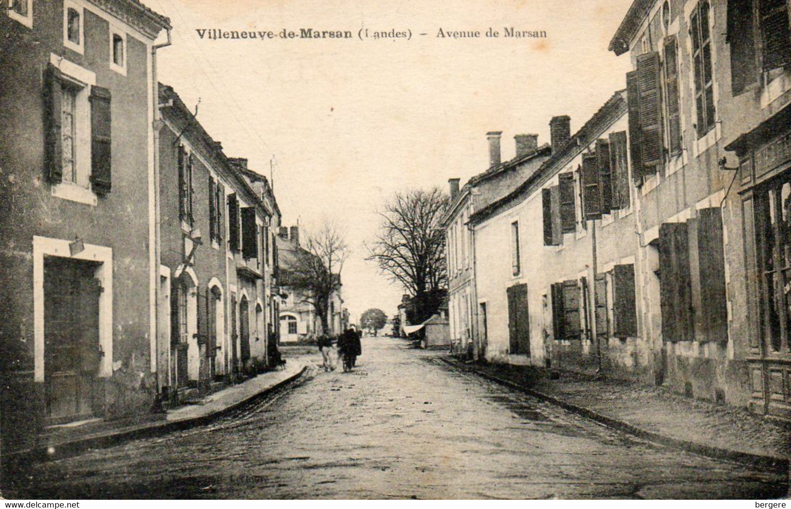 40 CPA - VILLENEUVE DE MARSAN -  Avenue De Marsan - Pharmacie - - Villeneuve De Marsan