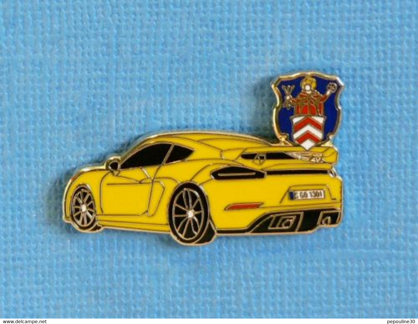 1 PIN'S //  ** PORSCHE 718 CAYMAN GT4 **