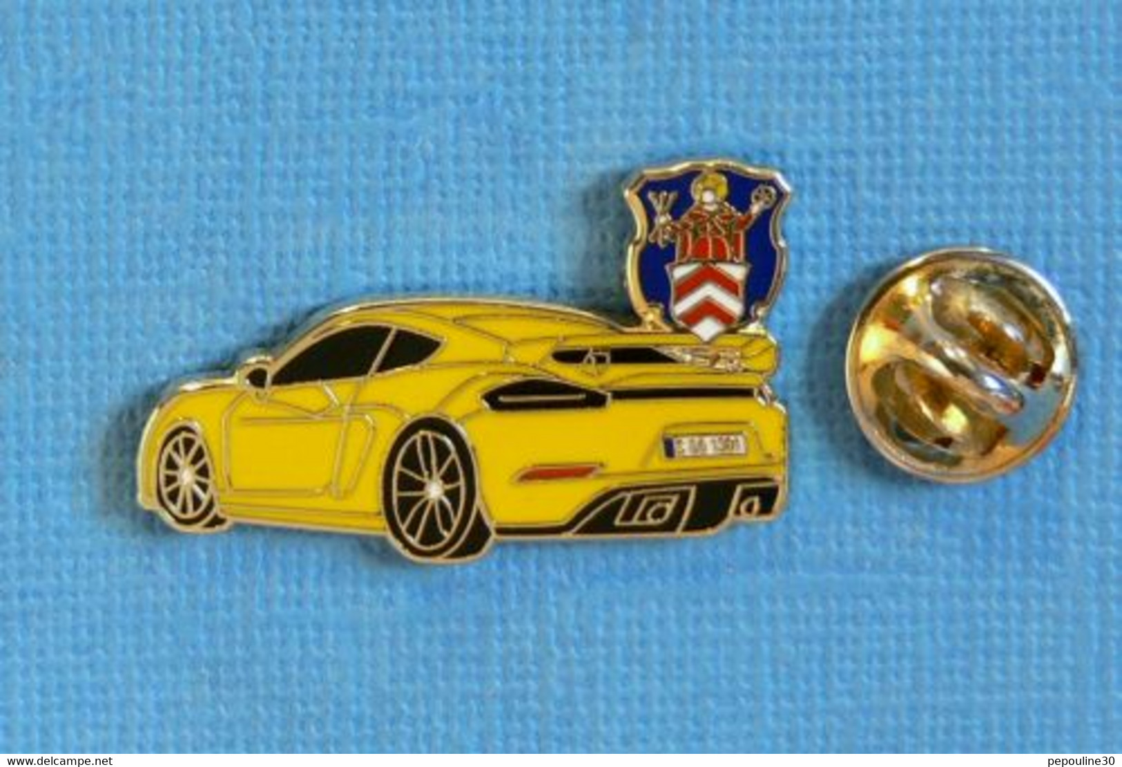 1 PIN'S //  ** PORSCHE 718 CAYMAN GT4 **