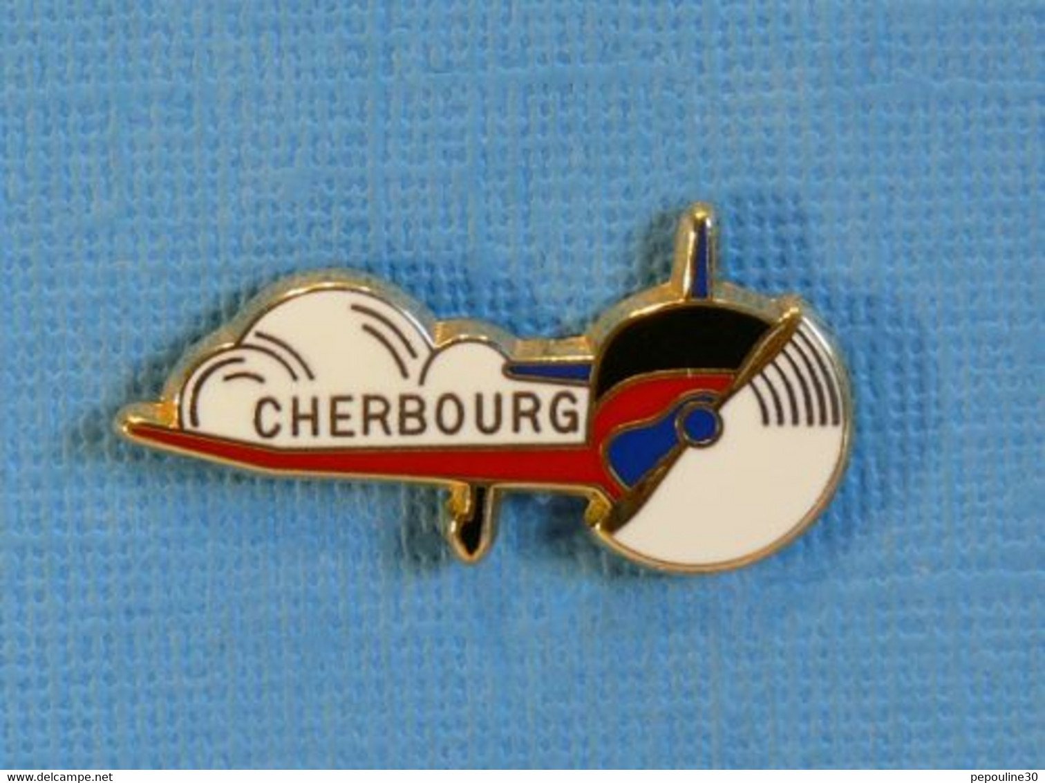 1 PIN'S //  ** LOGO / AÉRO CLUB JEAN PIQUENOT / CHERBOURG ** . (Pichard) - Avions