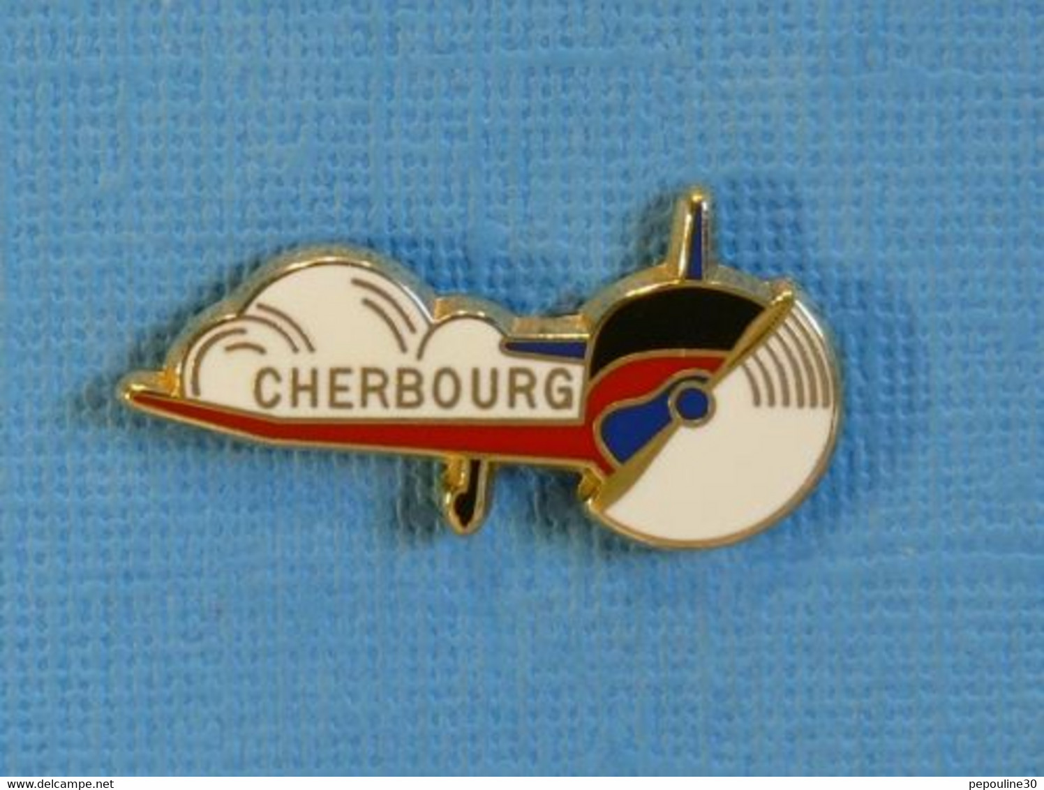 1 PIN'S //  ** LOGO / AÉRO CLUB JEAN PIQUENOT / CHERBOURG ** . (Pichard) - Avions