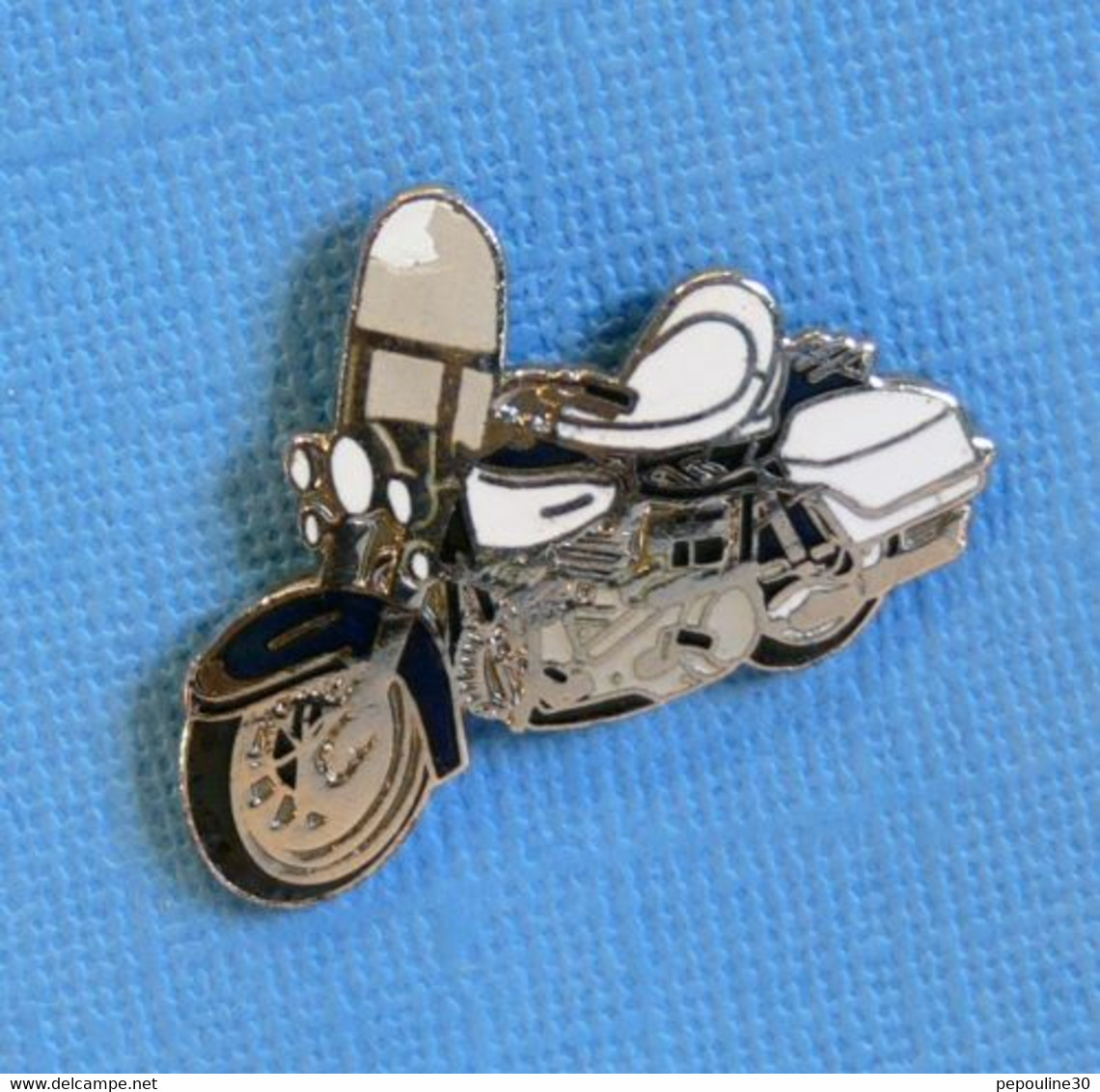 1 PIN'S //  ** MOTO / HARLEY DAVIDSON / ELECTRA GLIDE ** . (Démons & Merveilles ©) - Motos