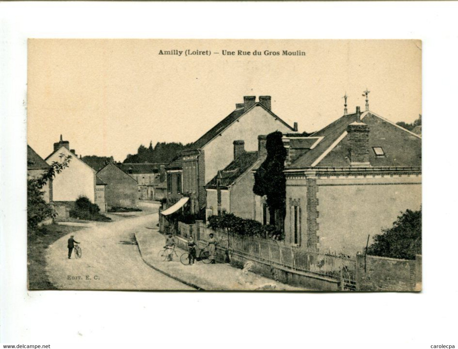 CP - AMILLY (45) - Une Rue Du Gros Moulin - Amilly