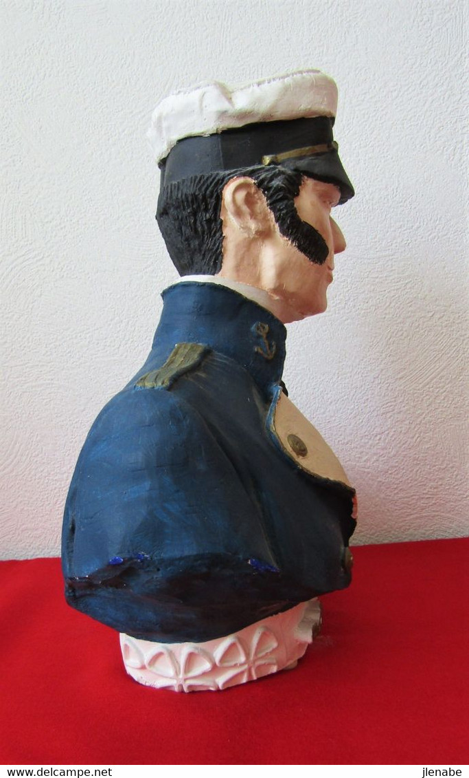 Buste Artisanal En Plâtre De Corto Maltese - Estatuas En Resina