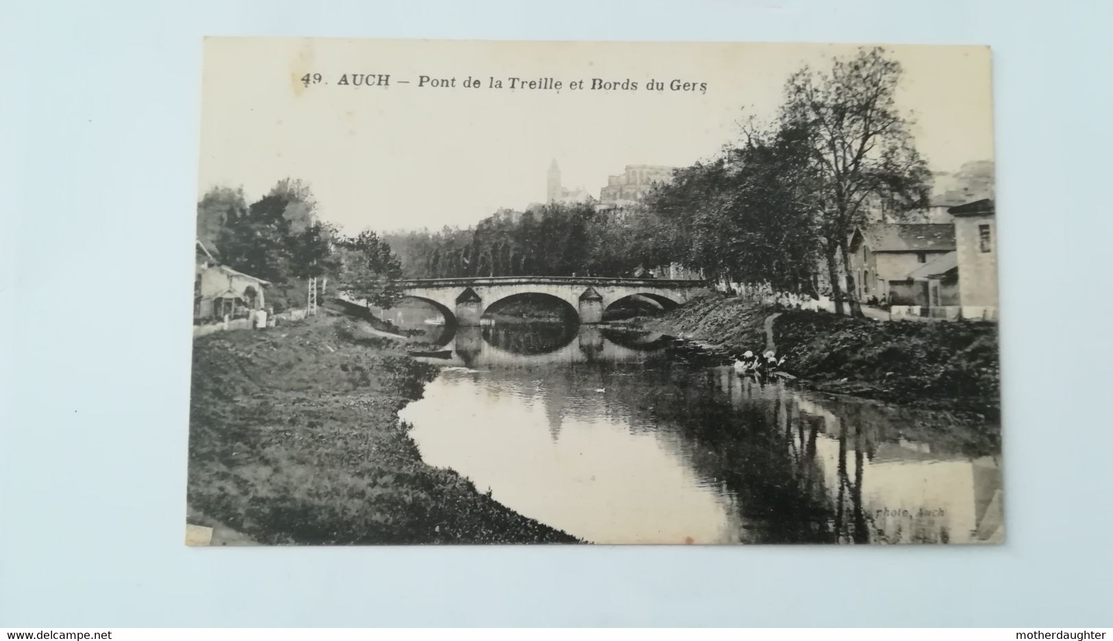 CPA CIRCULEE EN 1923 - SANS TIMBRE - AUCH - PONT DE LA TREILLE ET BORDS DU GERS - Auch