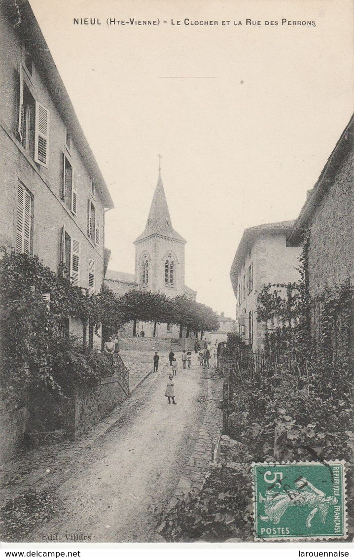 87 - NIEUL - Le Clocher Et La Rue Des Perrons - Nieul