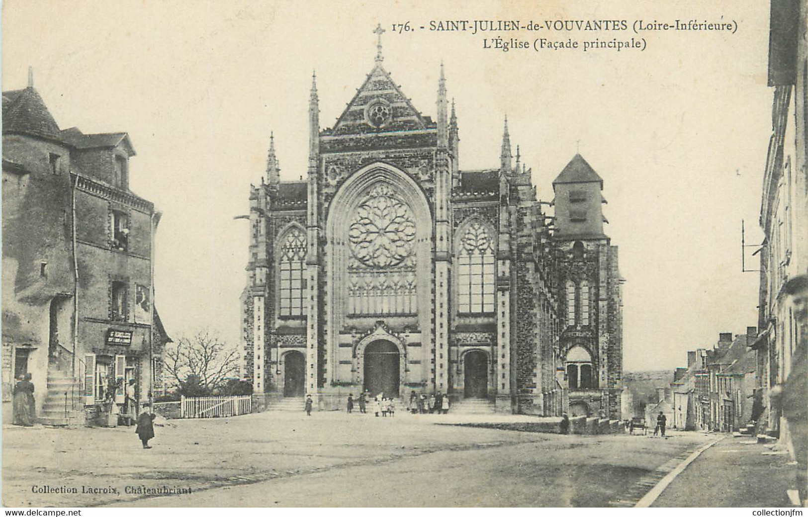 / CPA FRANCE 44 "Saint Julien De Vouvantes, L'église" - Saint Julien De Vouvantes