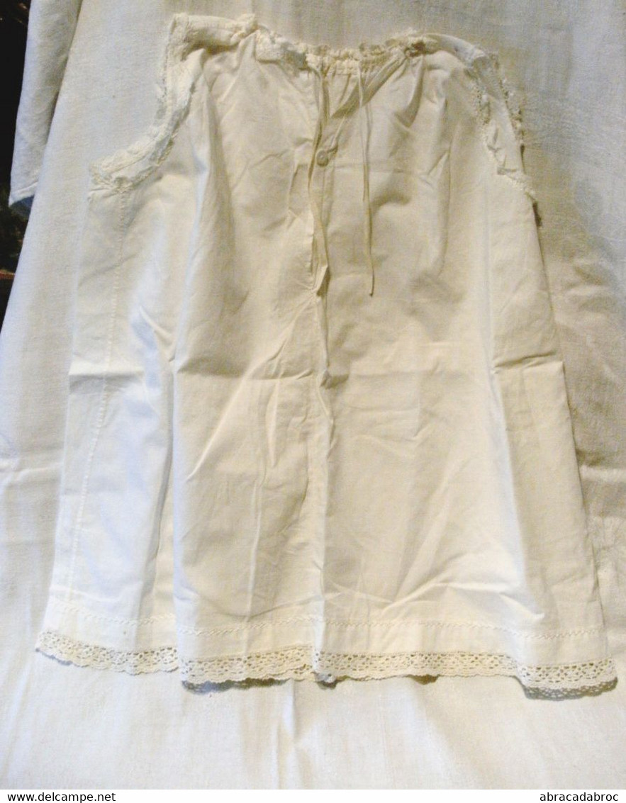 Petite Robe Blanche Enfant - Devait Etre De Bapteme - Sans Manches - - Andere & Zonder Classificatie