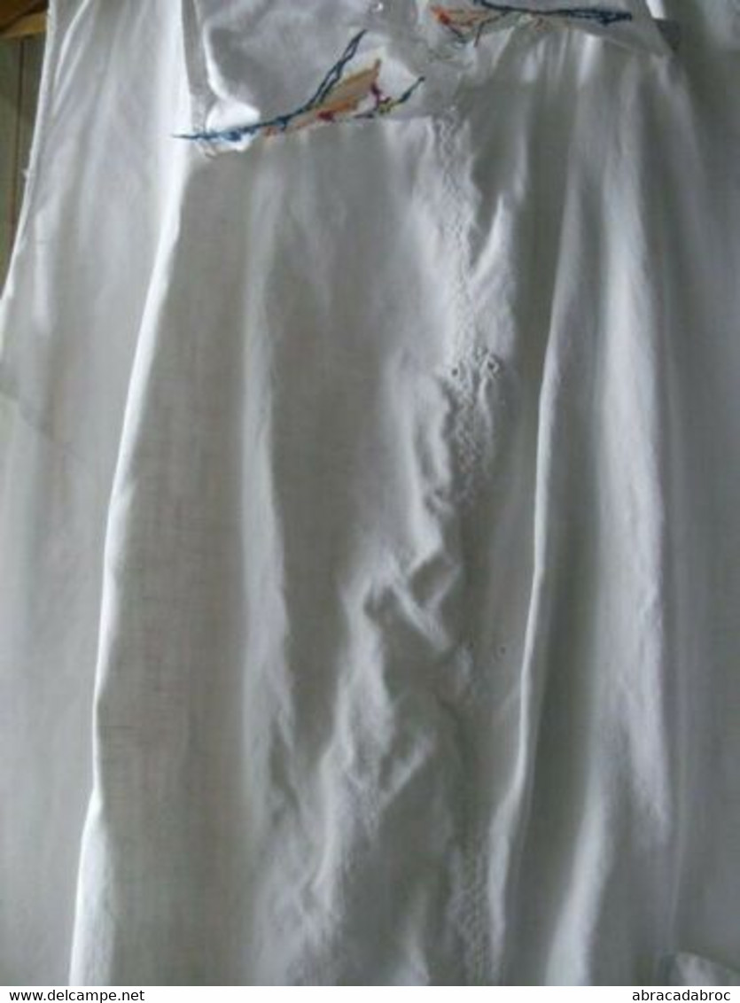 Robe Ancienne - Tres Bon Etat - Coton Drap - Avec Broderies - Andere & Zonder Classificatie
