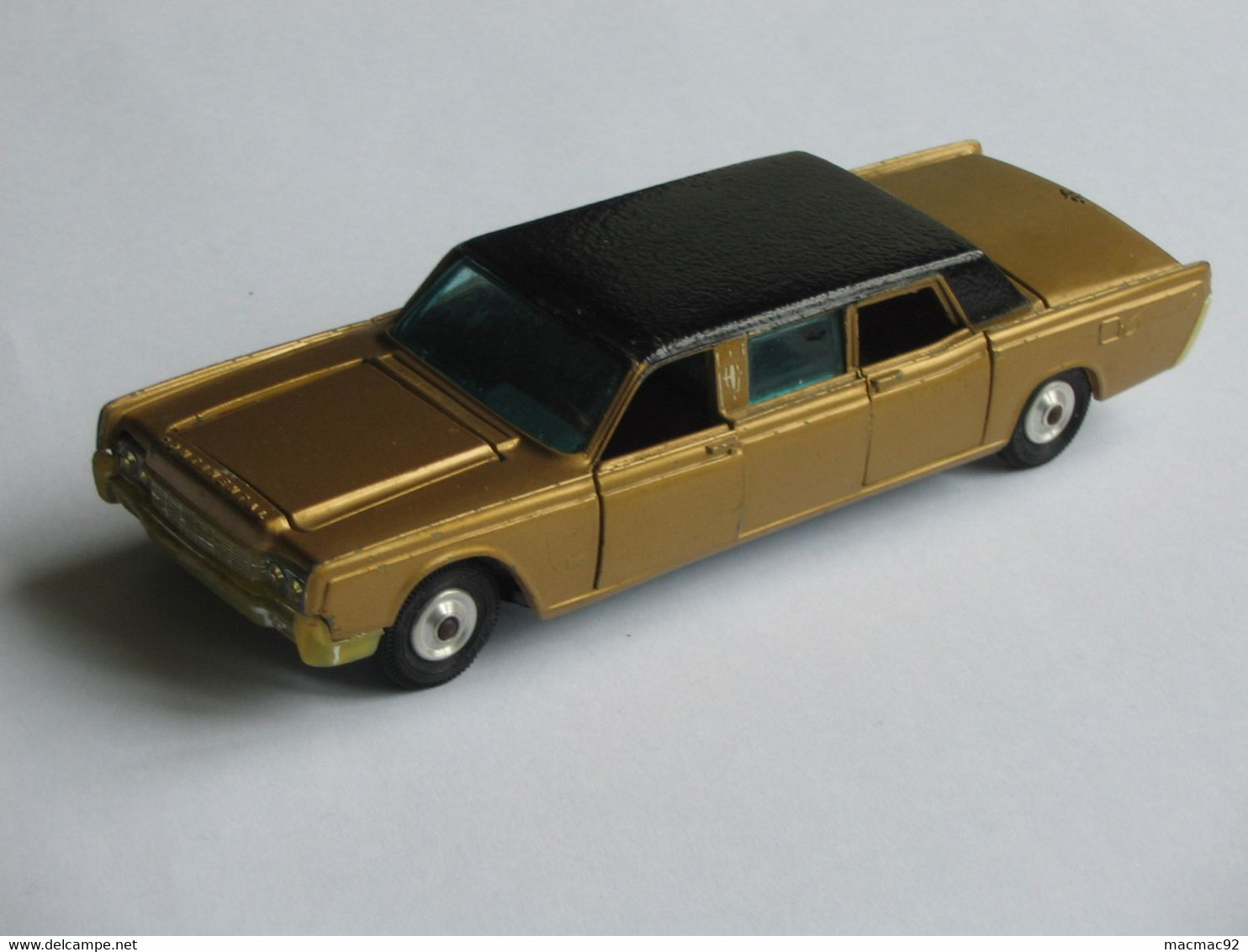 CORGI TOYS -LINCOLN CONTINENTAL - Made In GT Britain   **** EN ACHAT IMMEDIAT **** - Corgi Toys