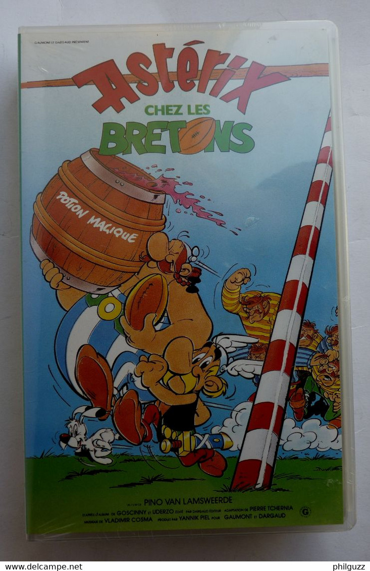 K7 CASSETTE Video VHS ASTERIX ET LES BRETON NEUVE SOUS FILM 1986  (voir Photo) - Dibujos Animados