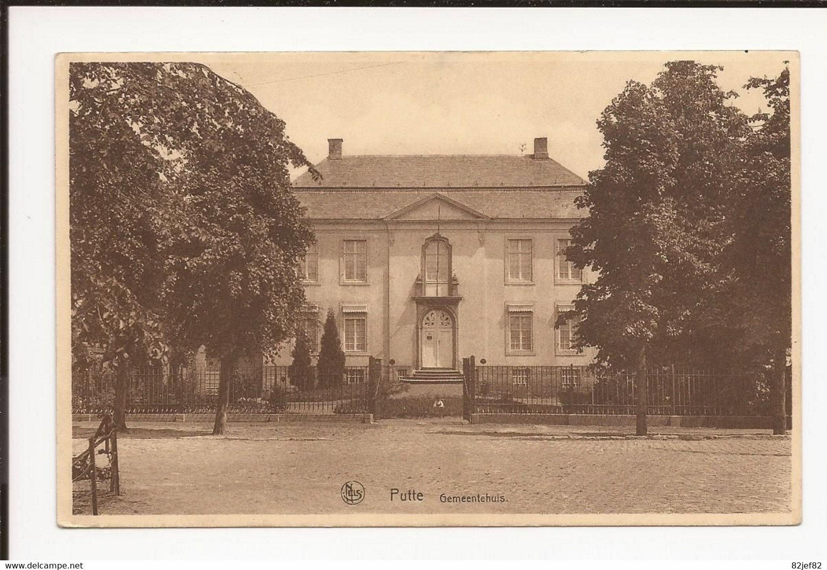 Putte : Gemeentehuis   1946 - Putte