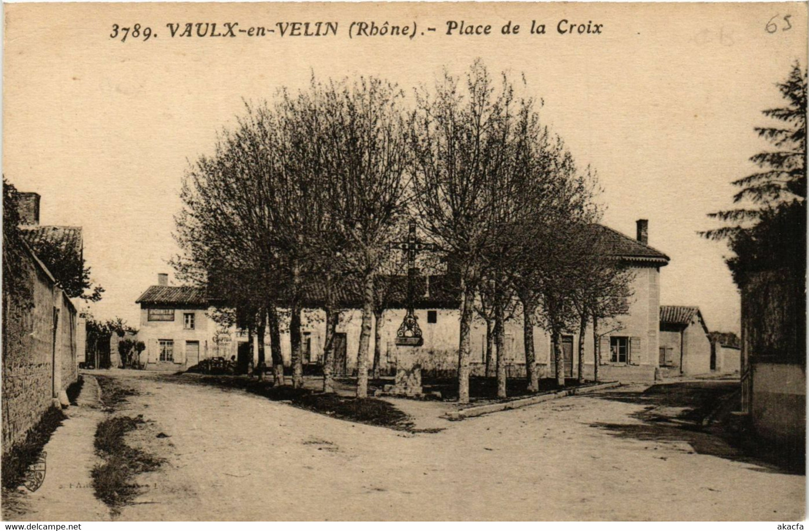 CPA AK VAULX-en-VELIN - Place De LA CROIX (635875) - Vaux-en-Velin