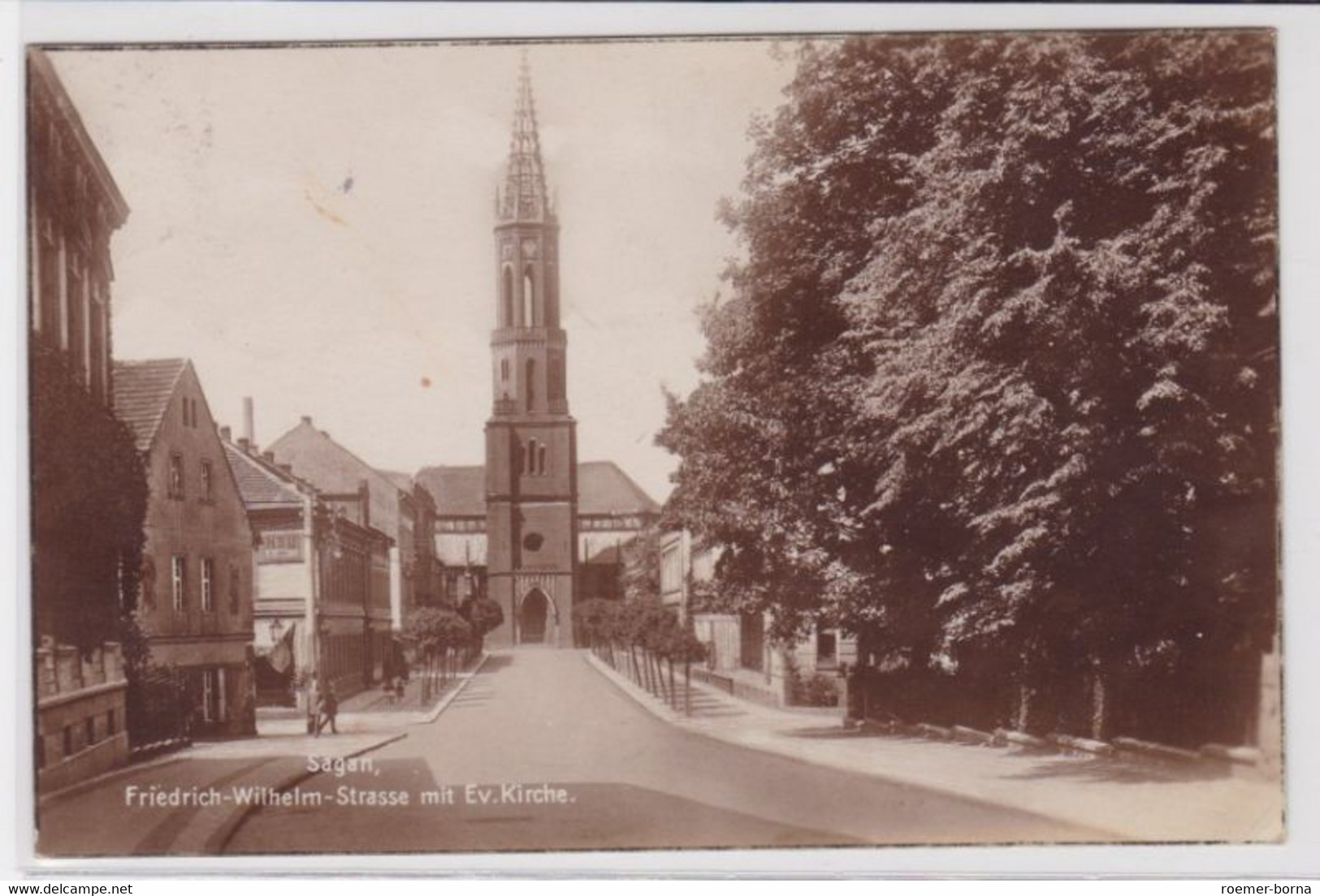 99051 Ak Sagan Zagan Friedrich Wilhelm Strasse Mit Ev.Kirche 1925 - Neumark