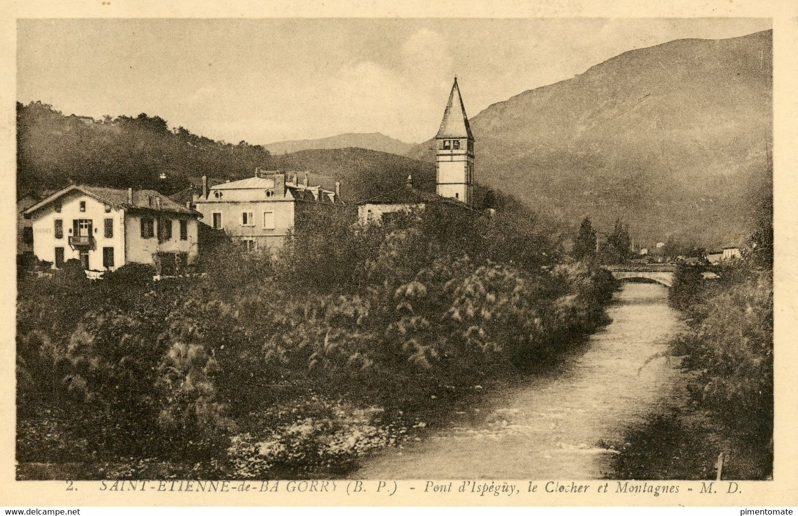 SAINT ETIENNE DE BAIGORRY PONT D'ISPEGUY LE CLOCHER ET LES MONTAGNES - Saint Etienne De Baigorry