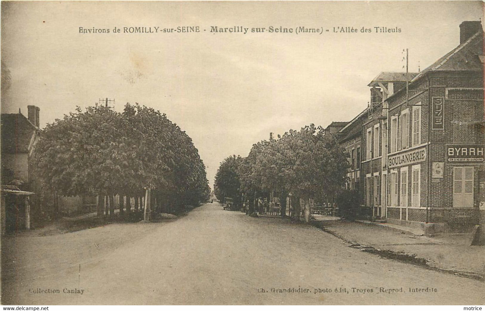 MARCILLY SUR SEINE - Environs De Romilly Sur Seine, L'allée Des Tilleuls, Une Boulangerie (carte Vendue En L'état). - Marcilly