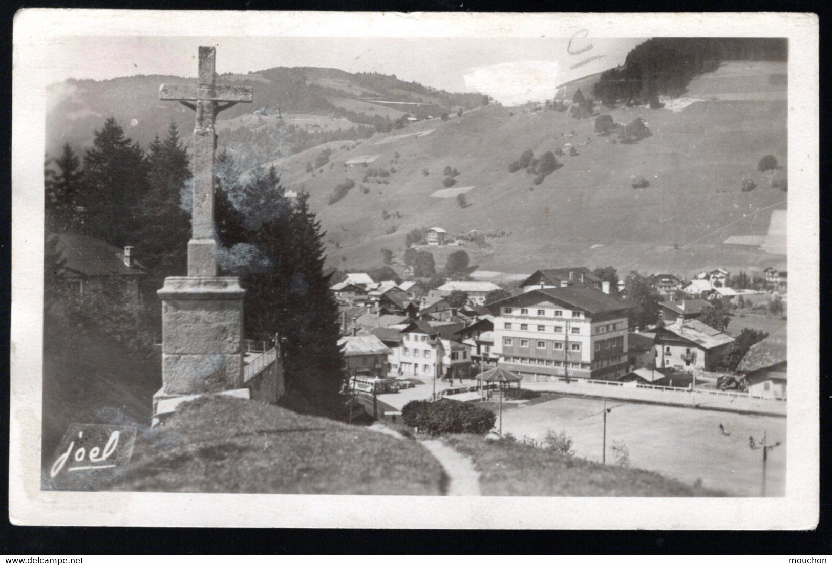 Megève: La Croix Saint Michel Et Le Casino - Megève