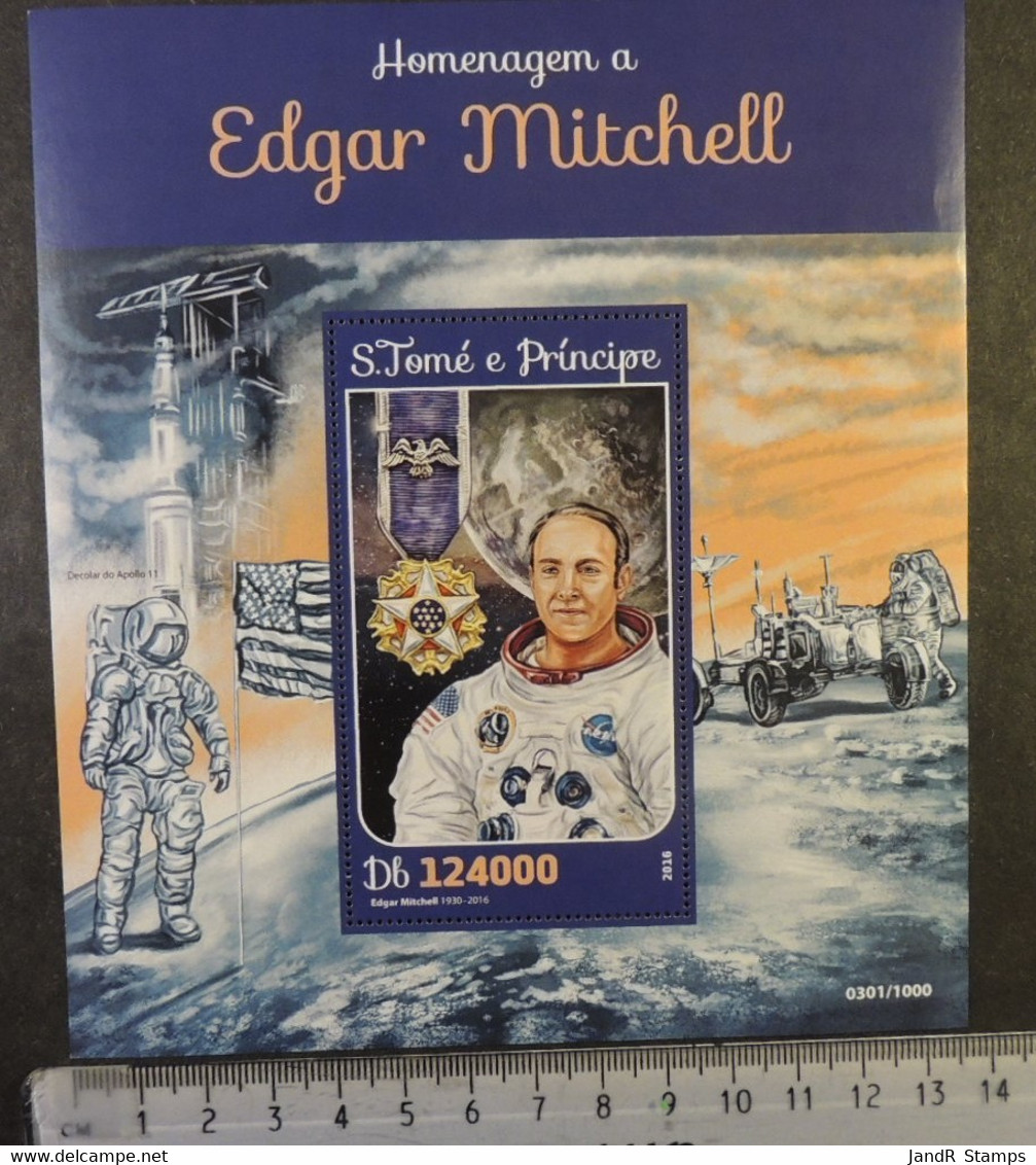 St Thomas 2016 Edgar Mitchell Space Apollo 14 Medals Flags Parashute Astronauts S/sheet Mnh - Full Sheets & Multiples