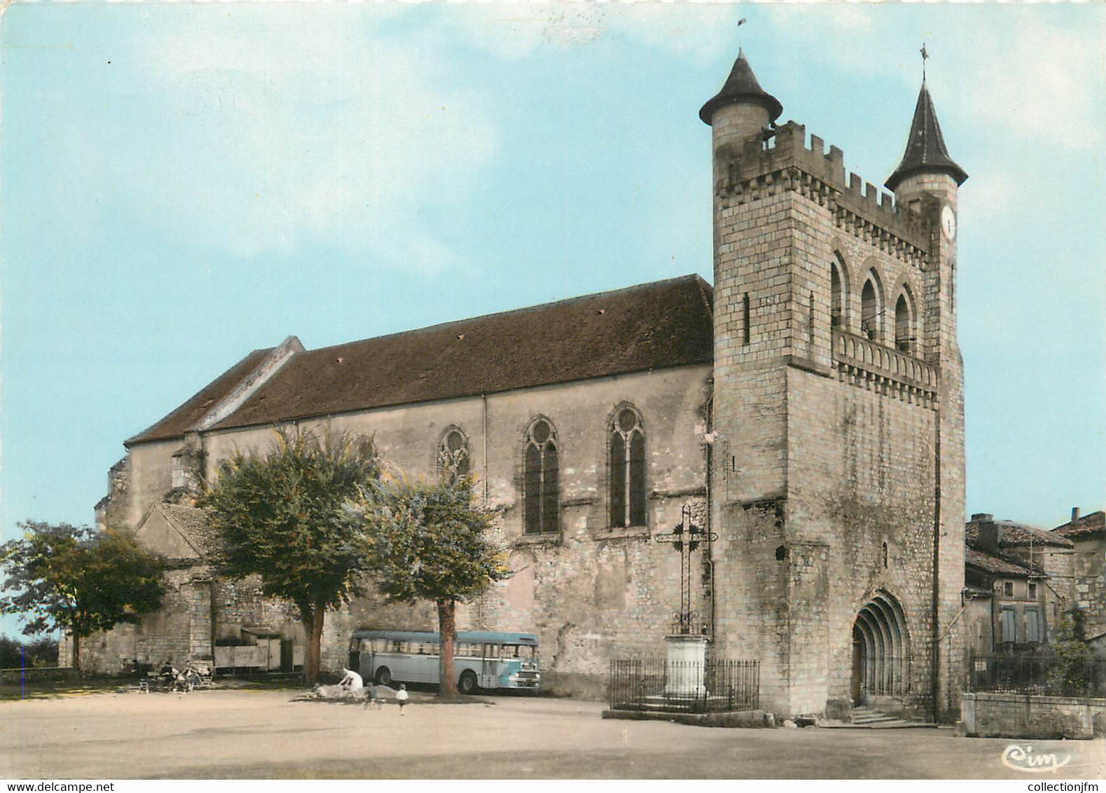 / CPSM FRANCE 47 "Montflanquin, L'église Saint André" - Monflanquin