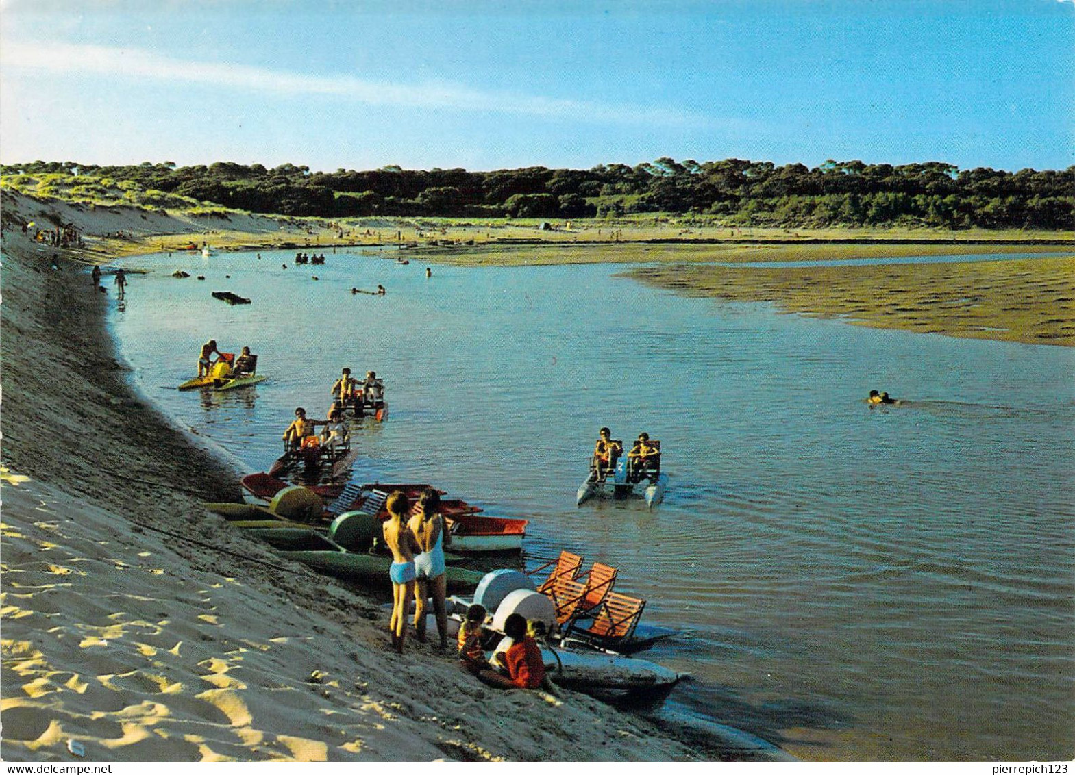 85 - Talmont Saint Hilaire - Le Veillon - Plage Du Veillon - Pédalos Sur Le Plan D'eau - Talmont Saint Hilaire