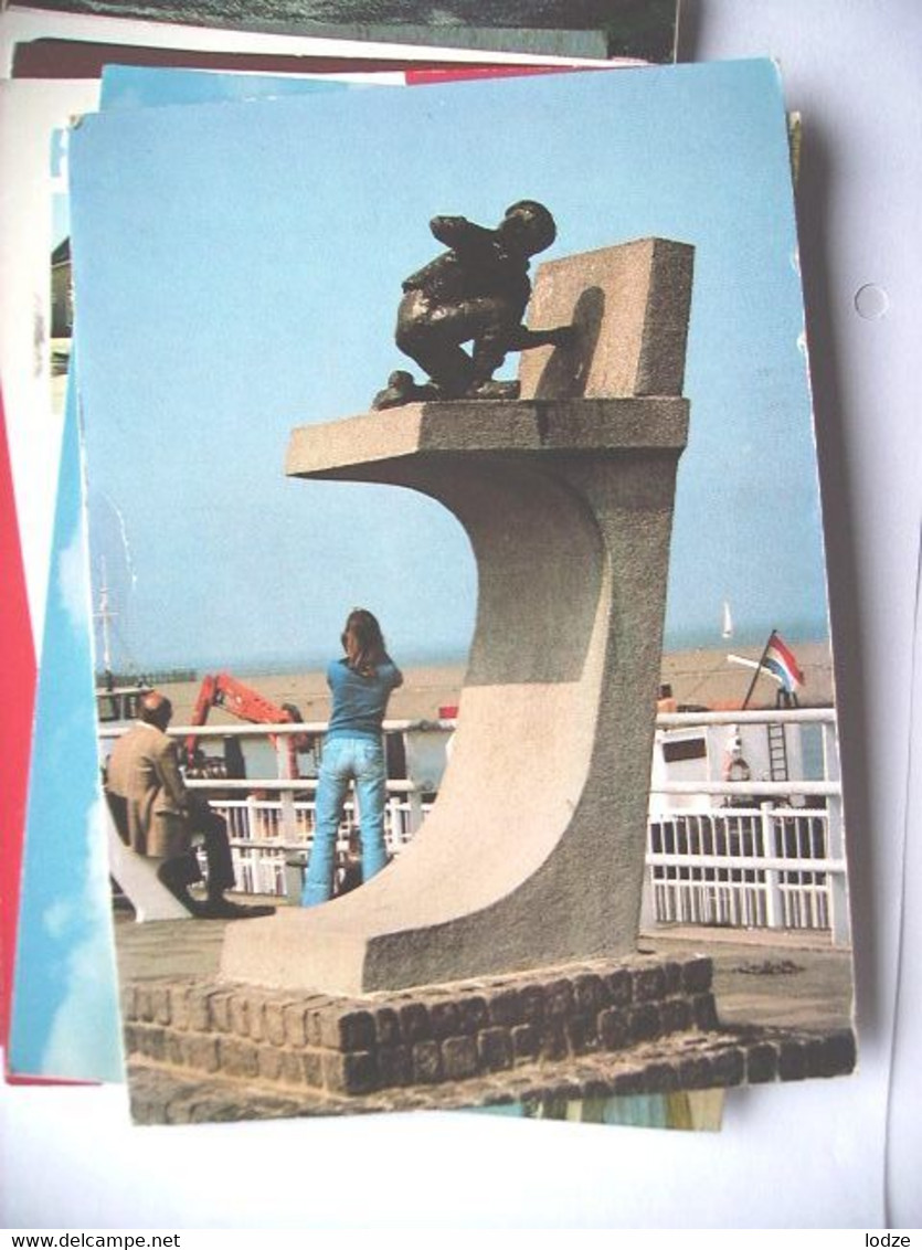 Nederland Holland Pays Bas Harlingen Met Monument 't Jonkje - Harlingen