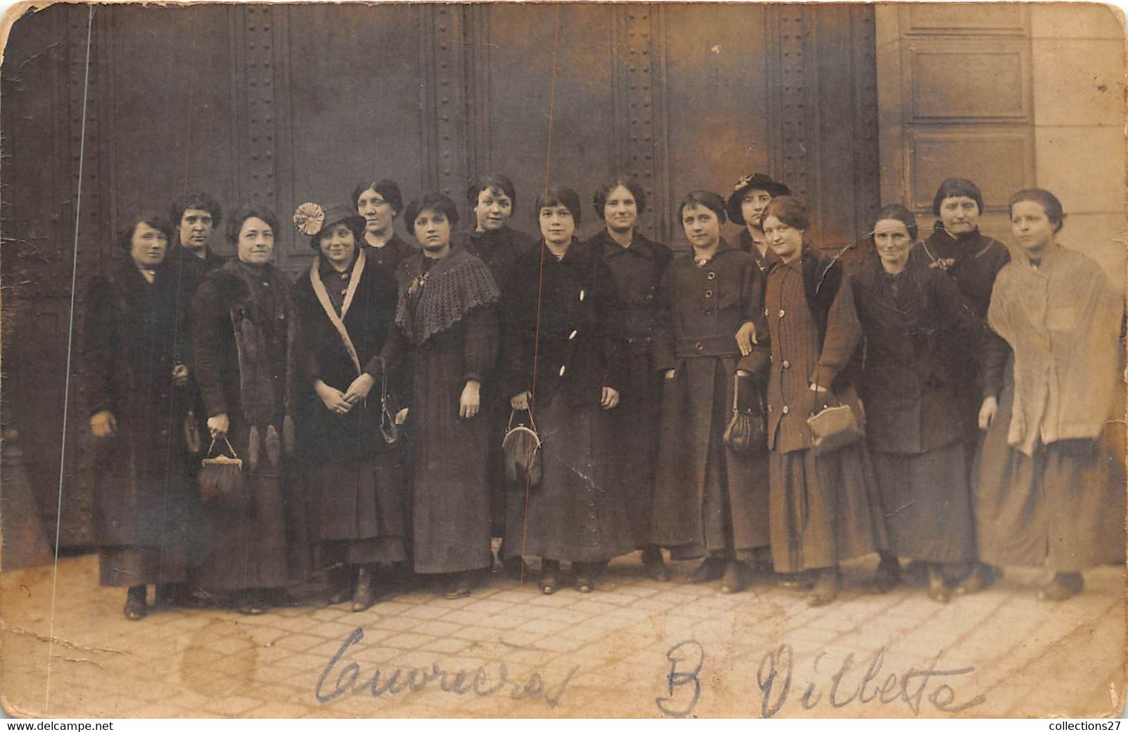 PARIS-75019-LA VILETTE- CARTE-PHOTO- OUVRIERES D'USINE DE LA VILETTE 1914 - Arrondissement: 19