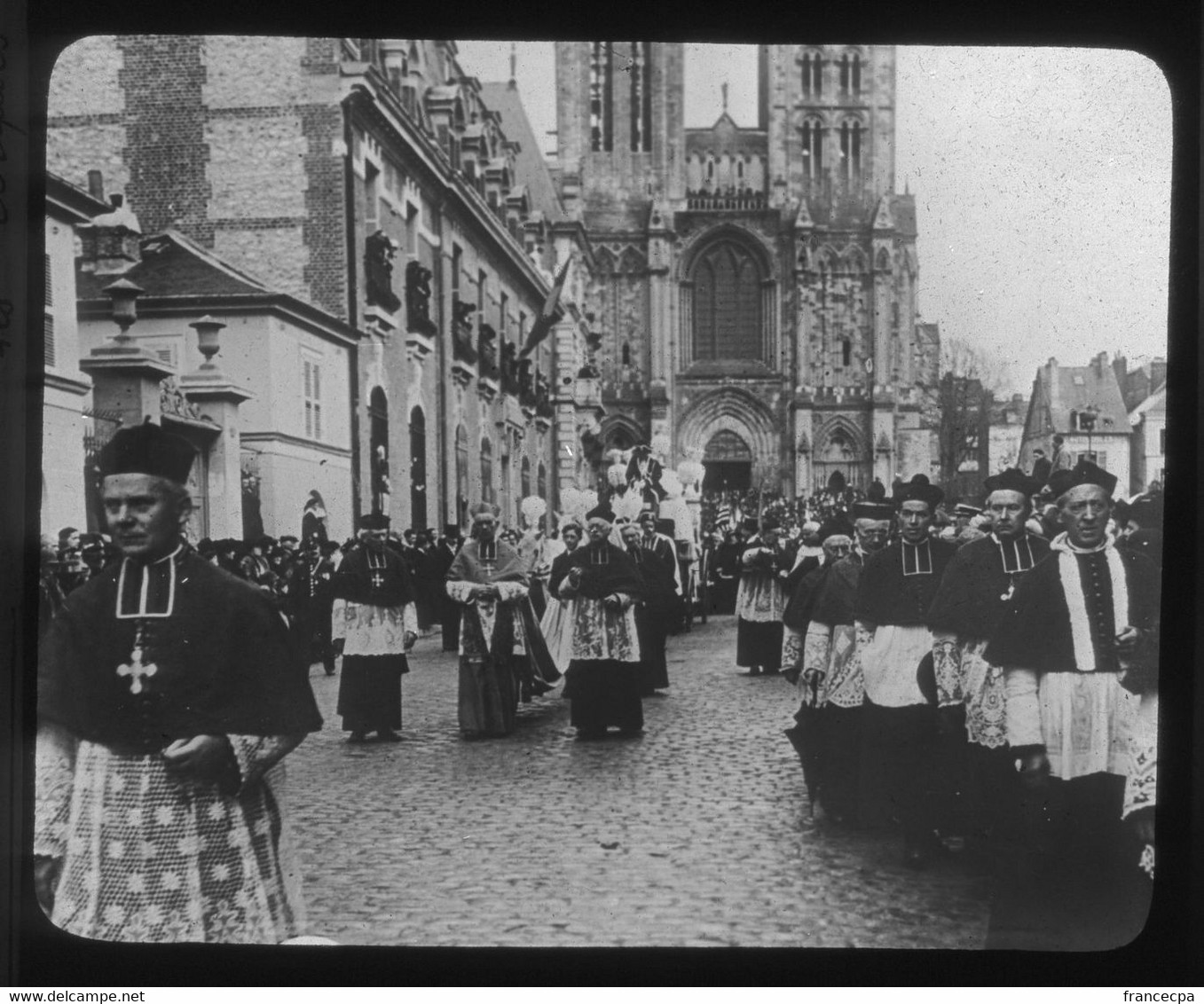 V0123 - CALVADOS - LISIEUX - Ste.Thérése - Le Cortège (délégué Du Pape Et Les Evêques - Plaques De Verre