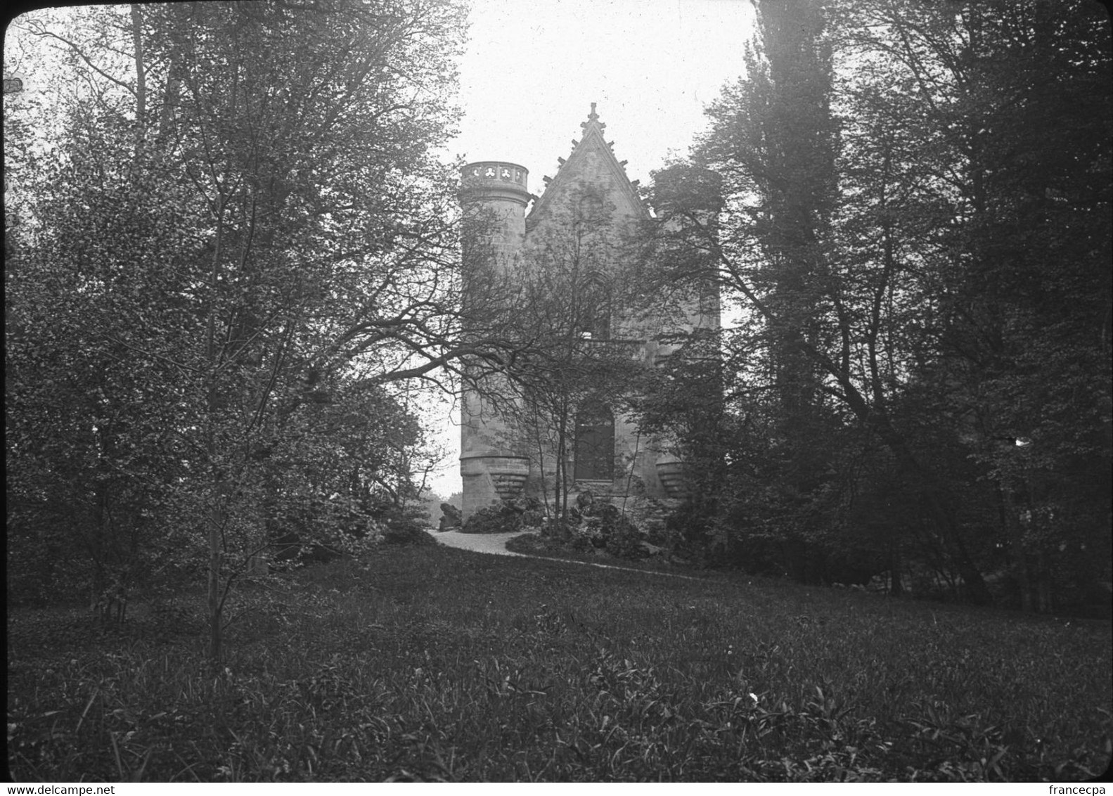 V0315 - OISE - CHANTILLY - Chateau De La Reine Blanche - Plaques De Verre