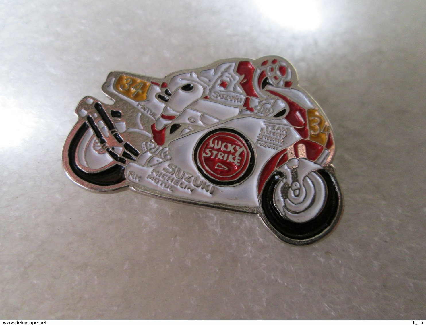 PIN'S MOTO SUZUKI LUCKY STRIKE KEVIN SCHWANTZ GRAND PRIX - Motorräder